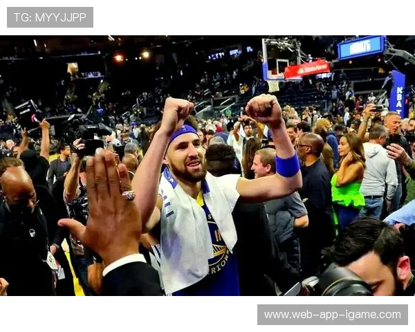 金州勇士再度崛起探究球队重塑冠军阵容与年轻力量的完美融合