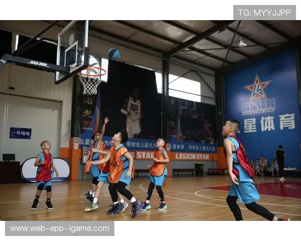 以篮球为核心探讨团队协作与个人能力在竞技体育中的平衡与提升