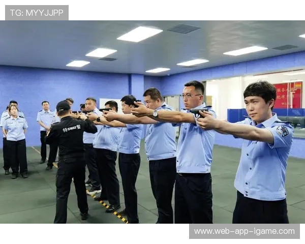 篮球运动的魅力与技巧解析：从基础训练到职业联赛的全面探索