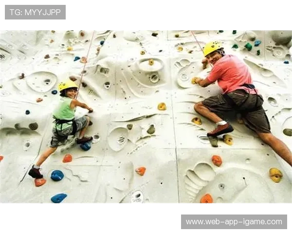 南京攀岩队中路突破之路:探索攀岩运动的新趋势与挑战 南京攀岩队中路突破之路:探索攀岩运动的新趋势与挑战